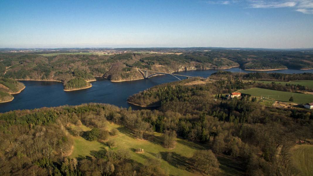 Žďákovský most: největší jednoobloukový most v České republice