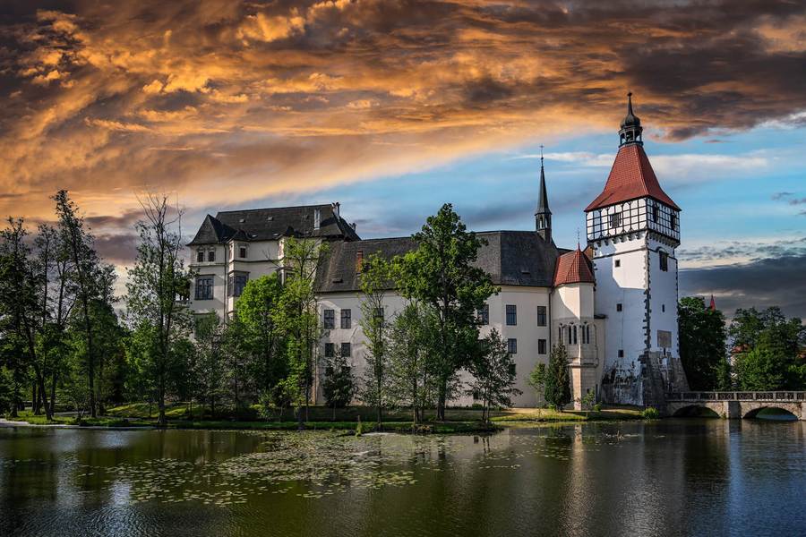 Zámek Blatná: Zažijte pohádkovou atmosféru